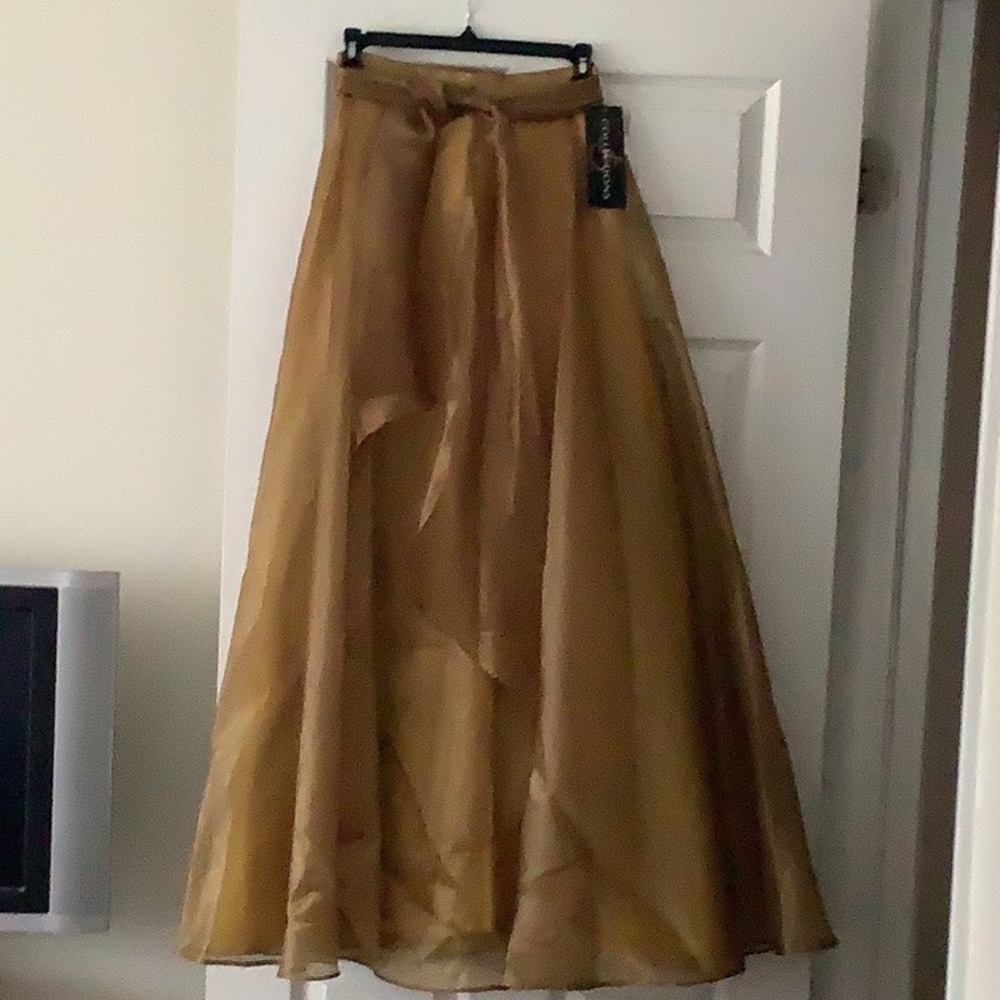 Gold ball gown skirt. Size 4.